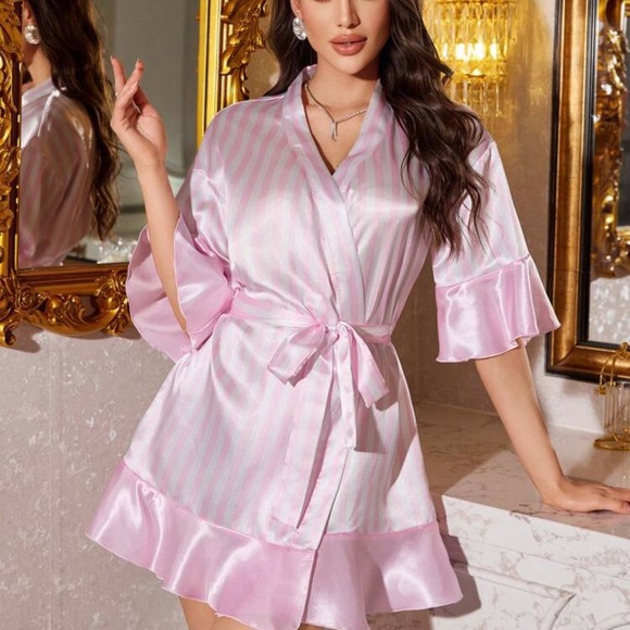 LuxeNights Elegant & Romantic Striped Pattern Ruffle Hem Women's Sleepwear Luxe
